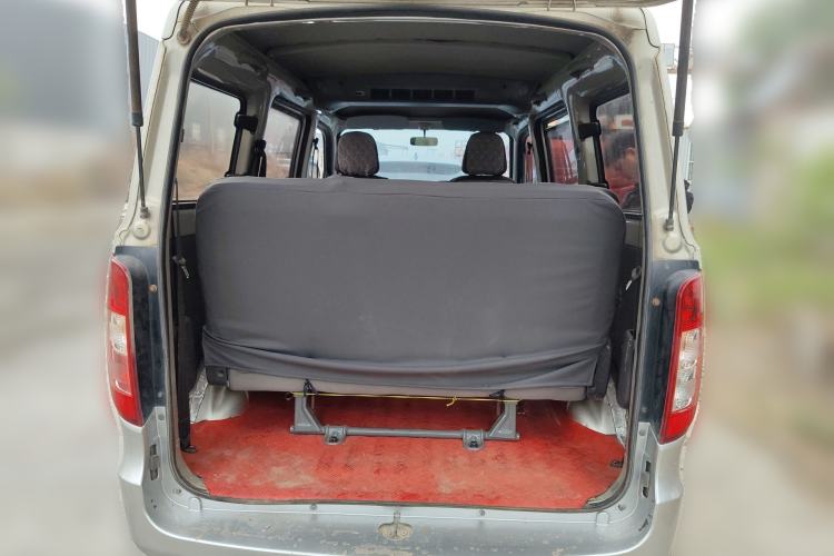 Used Wuling Zhiguang 2015 1.2L Practical LS-I Model Trunk