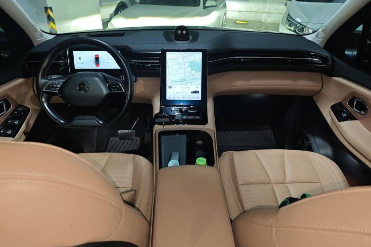 Used Nio ES8 2018 355 km Base Version 6-Seater Edition Center Console