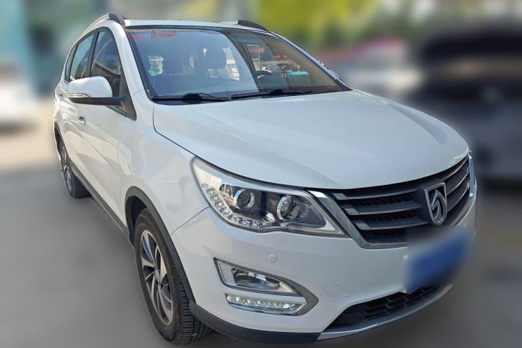 Used Baojun 560 2016 1.8L Manual Luxury Edition Front Right 45 Deg