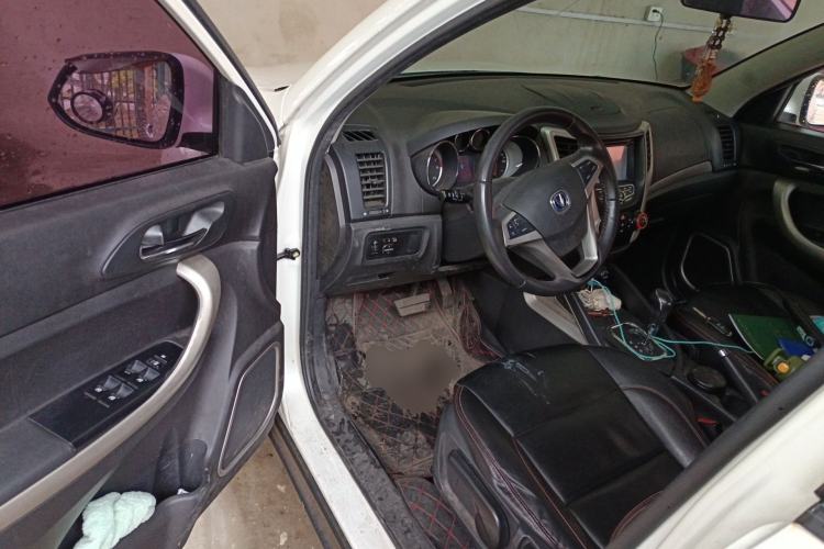 Used CHANGAN CS35 2012 1.6L Automatic Luxury Version China IV Standard