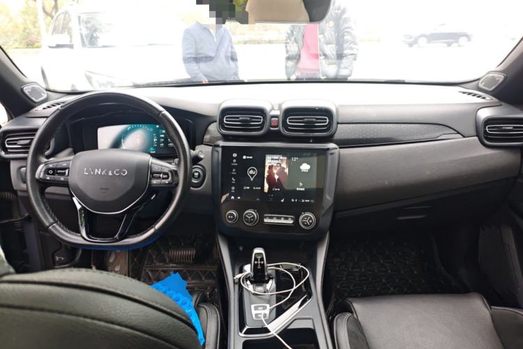 Used Lynk & Co 02 2021 1.5TD DCT Two-Wheel Drive Champion Edition Center Console