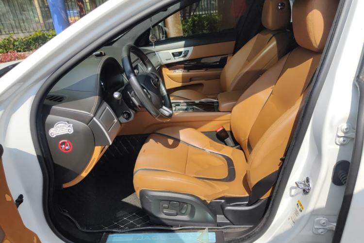 Used Jaguar XF 2015 XF 2.0T Luxury Edition
