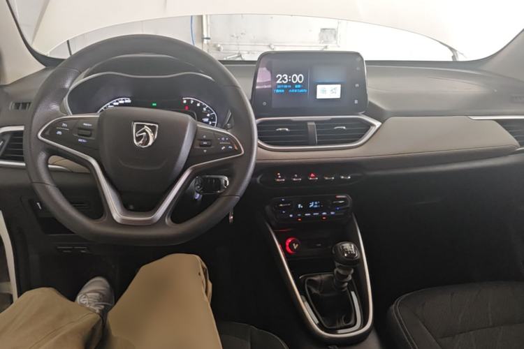 Used Baojun 510 2017 1.5L manual Comfort trim