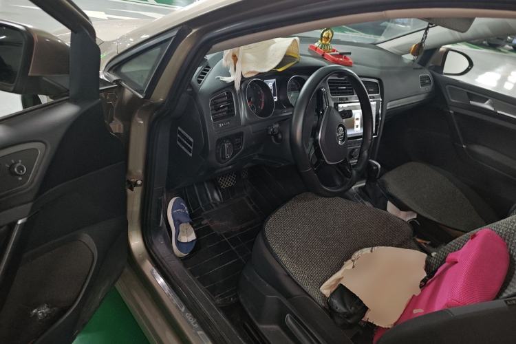 Used Volkswagen Golf 2016 1.6L Automatic Comfort Model Driver Seat