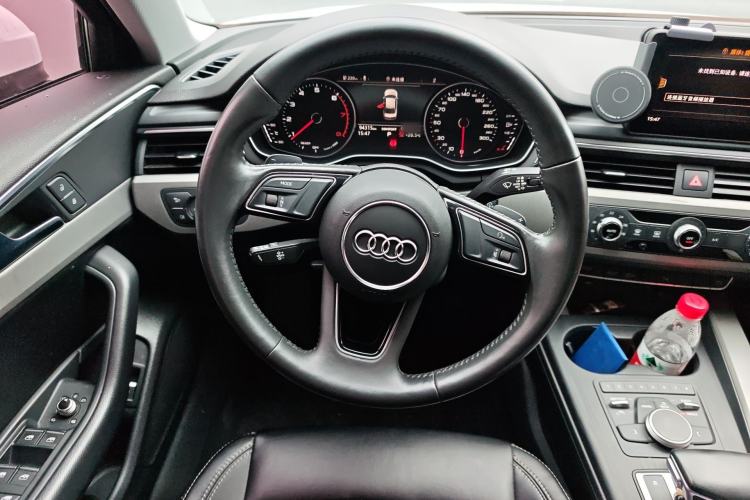 Used Audi A4L 2018 30th Anniversary Edition 40 TFSI Trendy Model Steering Wheel