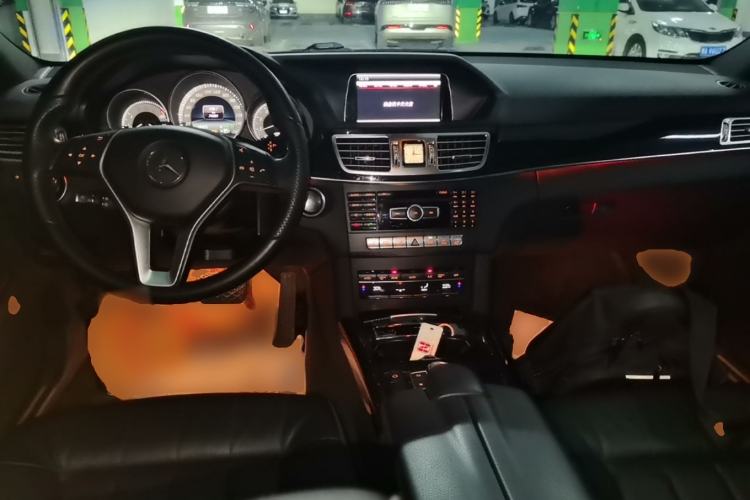 Used Mercedes-Benz E-Class 2015 E 260 L Sport Luxury Model Center Console