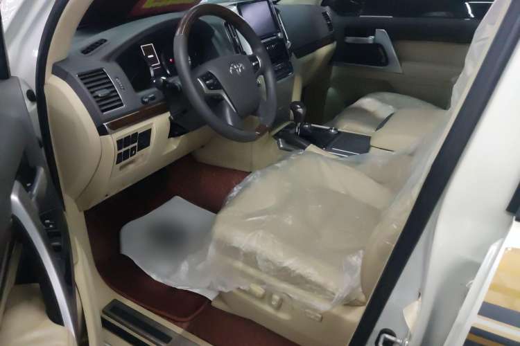 Used Toyota Land Cruiser (Parallel Import) 2016 5.7L Automatic/Manual Transmission EX-R Middle East