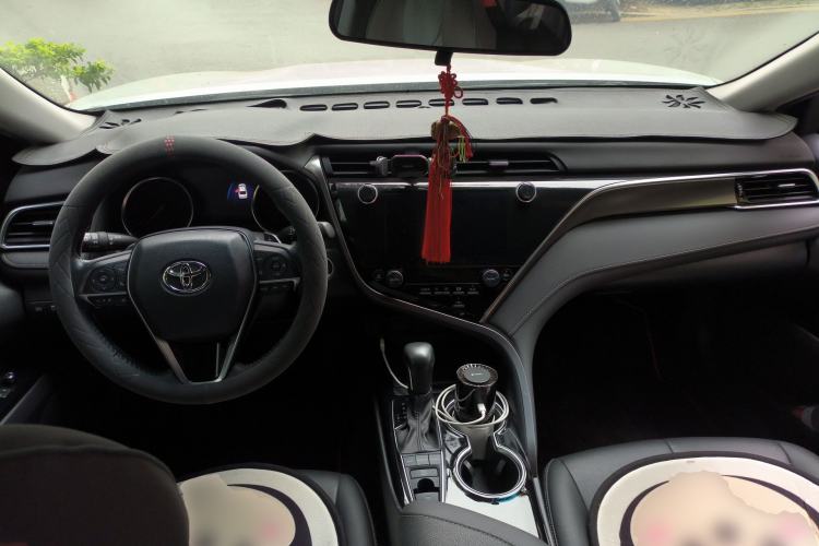 Used Toyota Camry 2019 Revised Version 2.5S Fēngshàng Edition Center Console