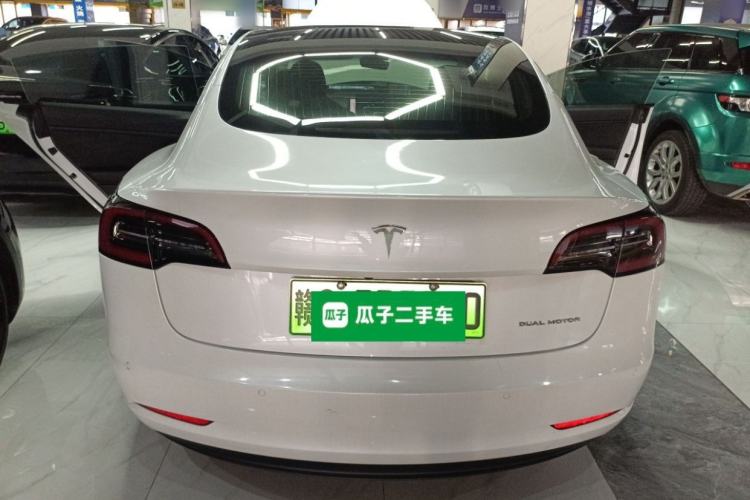Used Tesla Model 3 2019 Long-Range All-Wheel-Drive Version
