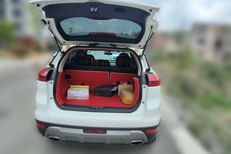 Used Geely Auto Emgrand X7 Sport 2018 1.8TD Automatic Two-Wheel Drive Smart Connect 4G Internet Edition Trunk