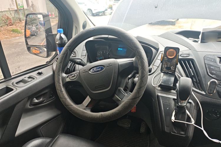 Used Ford Transit 2019 2.0T Gasoline Automatic Multi-Function Commercial Vehicle Short Wheelbase Low Roof 6-Seater China VI Standard
