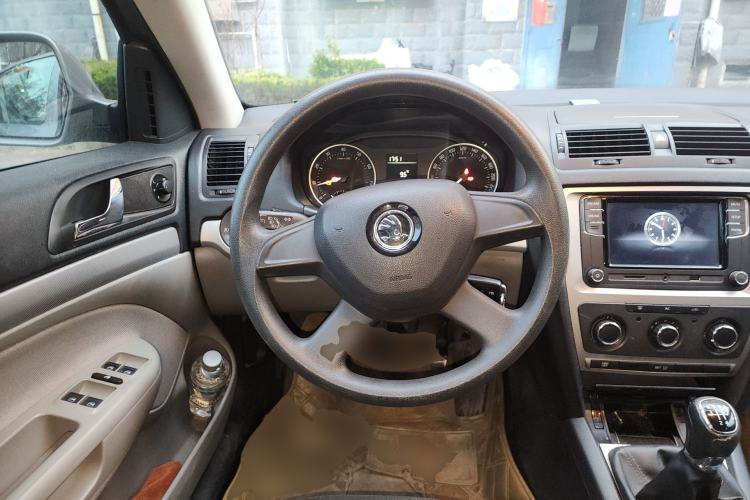 Used Skoda Octavia 2014 1.6L Manual Yijie Edition