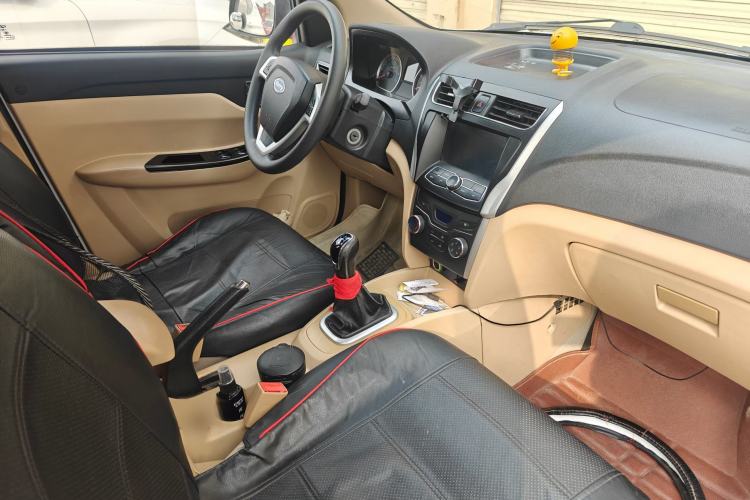 Used Geely Auto Emgrand X7 Sport 2016 1.8TD Automatic Smart Connectivity Version Interior 3