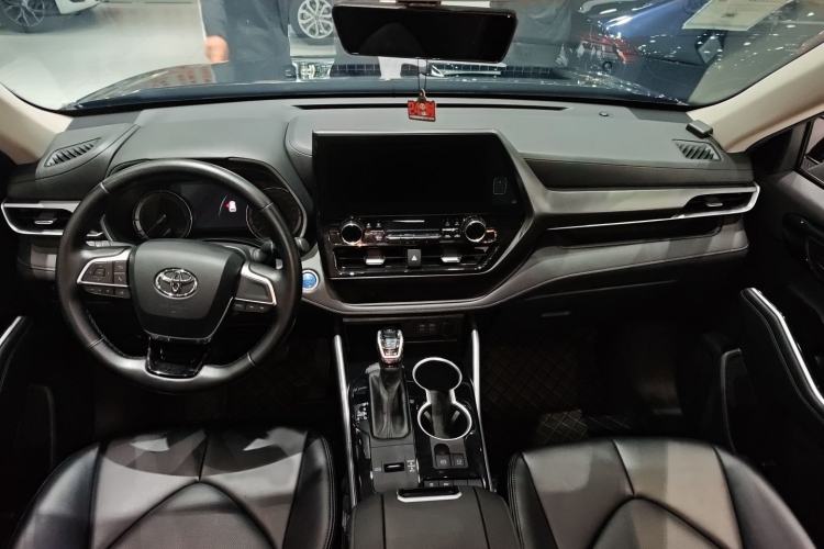 Used Toyota Highlander 2022 Dual-Engine 2.5L Two-Wheel Drive Elite Edition 7-Seater Interior 1