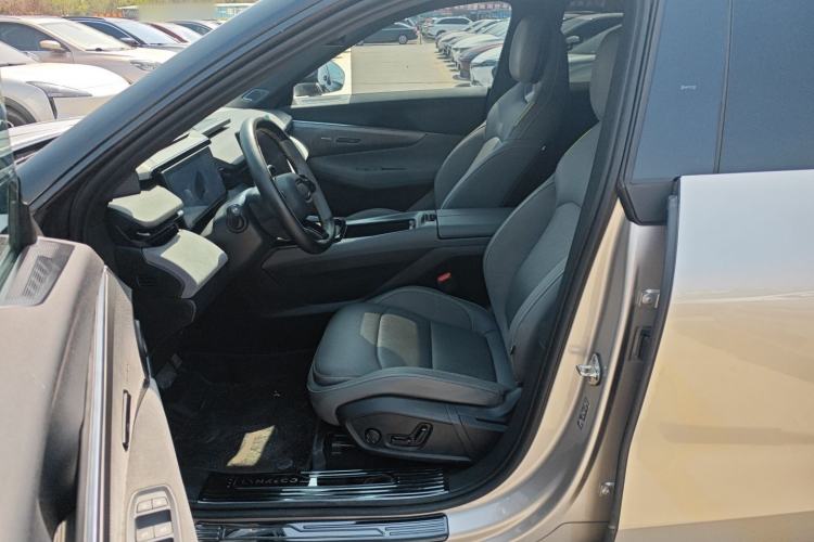 Used Lynk & Co 08 EM-P 2023 120km Long-Range Pro
