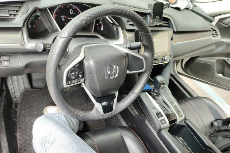 Used Honda Civic 2019 220TURBO CVT Dynamic Edition China VI Emission Standard Center Console
