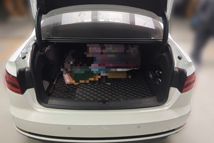 Used Audi A4L 2018 30th Anniversary Edition 40 TFSI Fashion Model Trunk