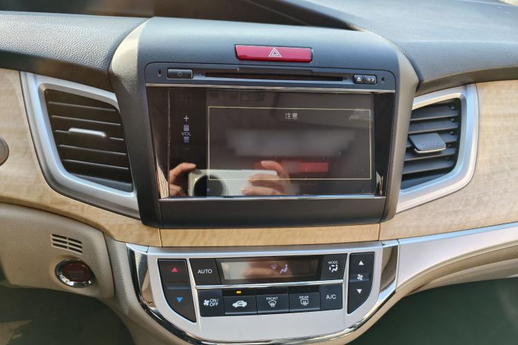 Used Honda Jade 2014 1.8L Automatic Comfort Elite Version 5 Seats
