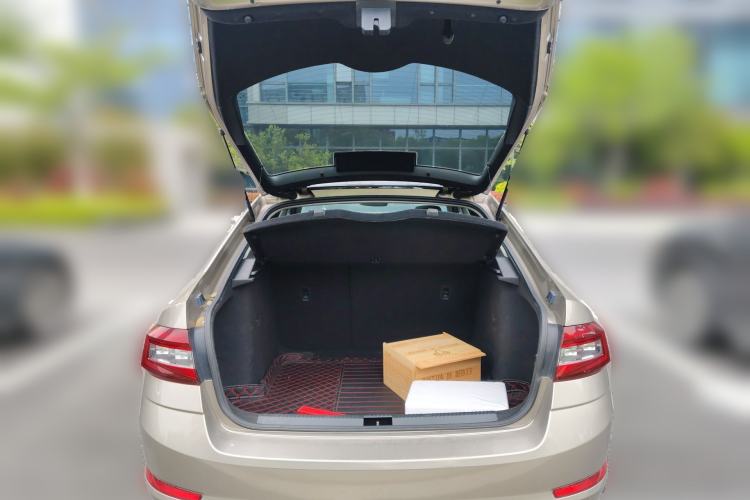 Used Skoda Octavia 2018 TSI280 DSG Luxury Edition Trunk