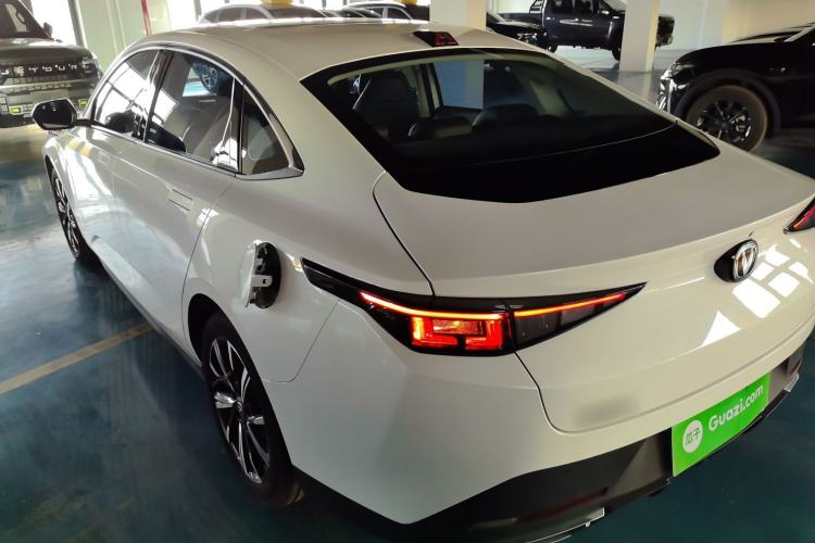 Used CHANGAN Eado DD 2023 Blue Whale NE 1.5T GDI DCT Navigation Model Exterior 2