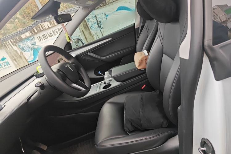 Used Tesla Model Y 2023 Rear-Wheel-Drive Version
