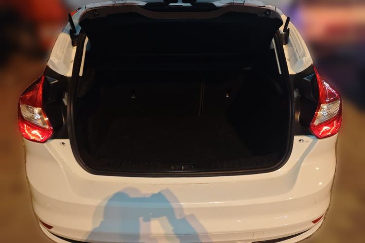 Used Ford Focus 2012 Hatchback 1.6L Manual Fashion Edition
