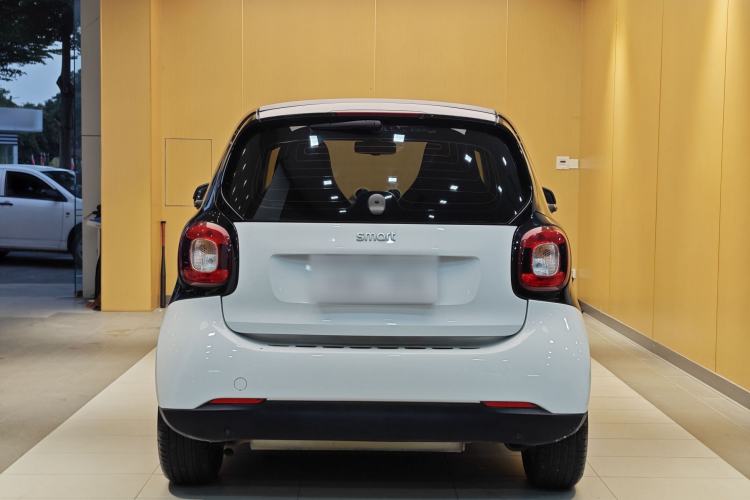 Used smart fortwo 2015 1.0L 52 kW hardtop Dynamic version