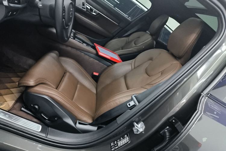 Used Volvo V90 2021 Cross Country B5 AWD Prestige Edition