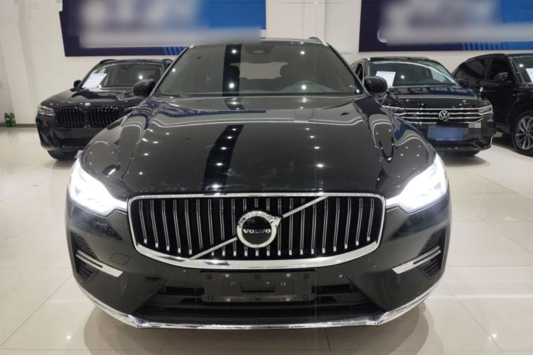 Used Volvo XC60 2024 B5 4x4 Smart Luxury Edition Front