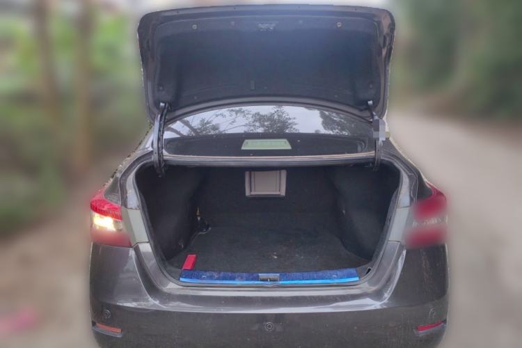 Used Nissan Sylphy 2012 1.8XL CVT Luxury Edition Trunk