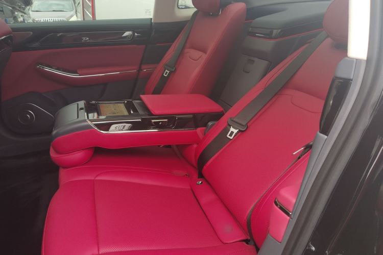 Used Yuanhang Y6 2024 620 km All-Wheel Drive Premium Edition
