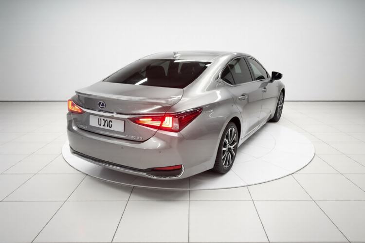 Used Lexus ES 2020 300h Premier Edition