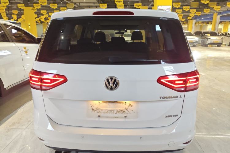 Used Volkswagen Touran 2021 Touran L 280TSI DSG Comfort Edition 7 Seats
