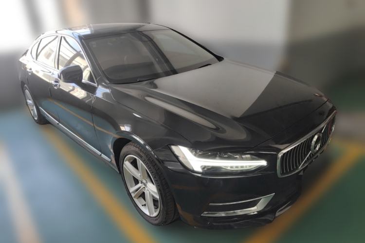 Used Volvo S90 2019 T5 Zhiyi Edition Front Right 45 Deg