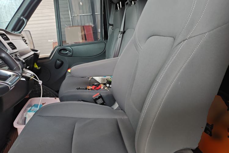 Used JMC Fushun 2023 2.0T Automatic Short-Wheelbase Low-Roof Commercial & Multi-Purpose Passenger Vehicle 6-Seater with Dual-Opening Tailgate
