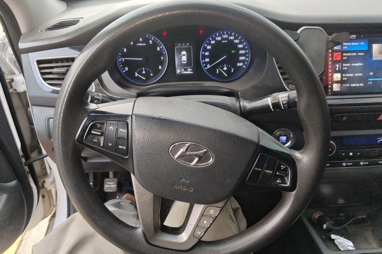 Used Hyundai Mistra 2014 1.8L Automatic Smart GLS Steering Wheel