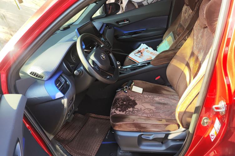 Used Toyota C-HR 2018 2.0L Leading with Sunroof China V Standard