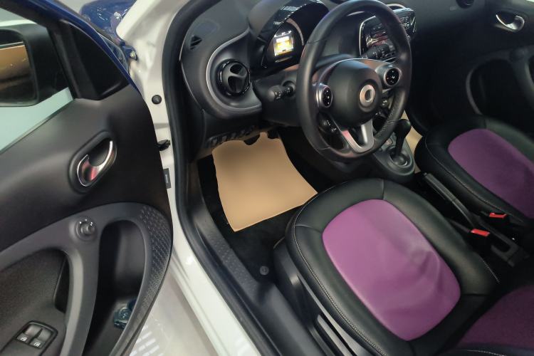 Used smart forfour 2016 1.0L 52 kW Passion Edition
