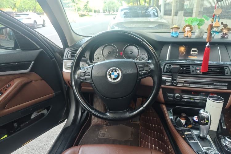 Used BMW 5 Series 2014 520Li Elegant Model
