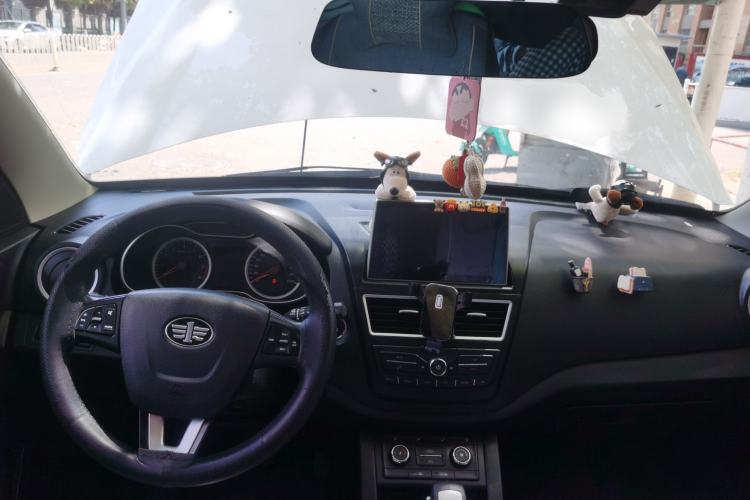 Used Bestune X40 2017 1.6L Automatic Prestige Edition
