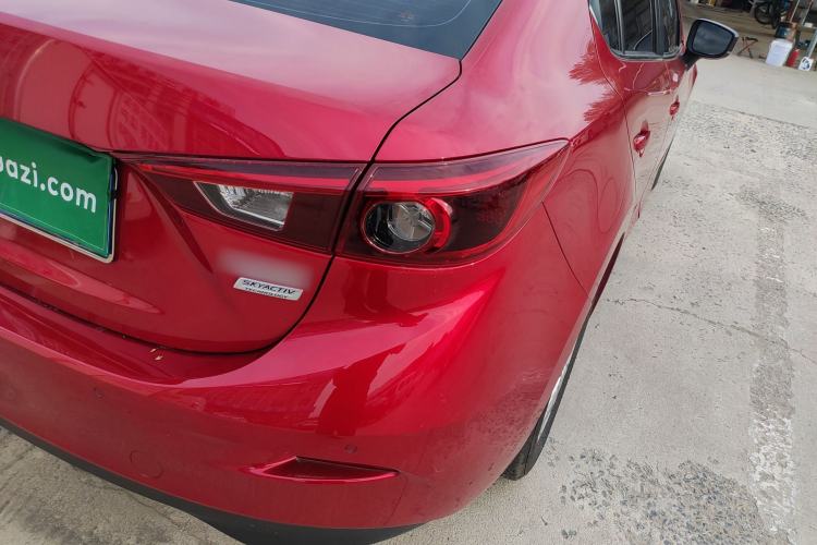 Used Mazda 3 Axela 2019 Cloud-Controlled Sedan 1.5L Automatic Luxury Model China VI Standard Right Rear Taillight