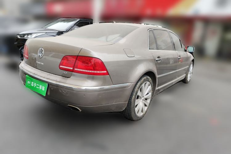 Used Volkswagen Phaeton 2011 4.2L V8 4-seat Extended-Range Individual Edition