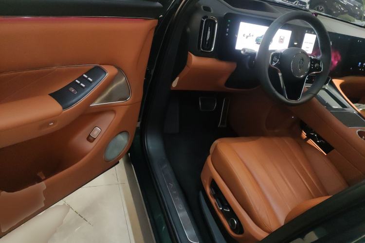 Used Hima AITO M8 2025 Extended-Range Ultra Version 53.4 kWh 6-Seater Edition