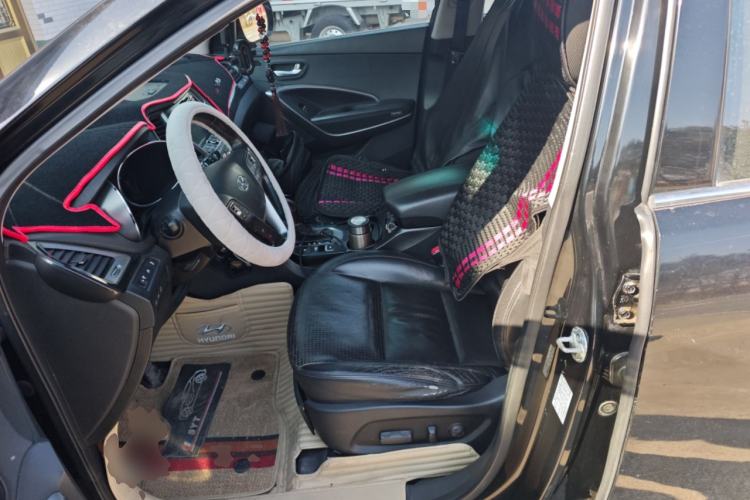 Used Hyundai Santa Fe 2013 2.0T Automatic All-Wheel Drive Top Trim