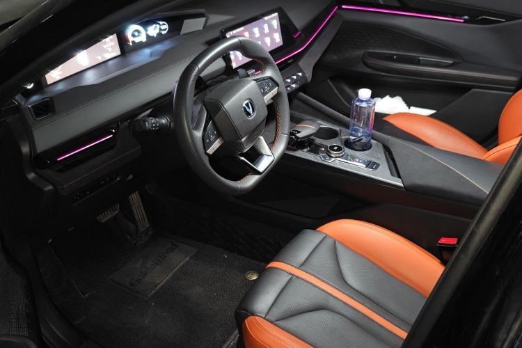 Used CHANGAN UNI-V 2024 1.5T Luxury Edition
