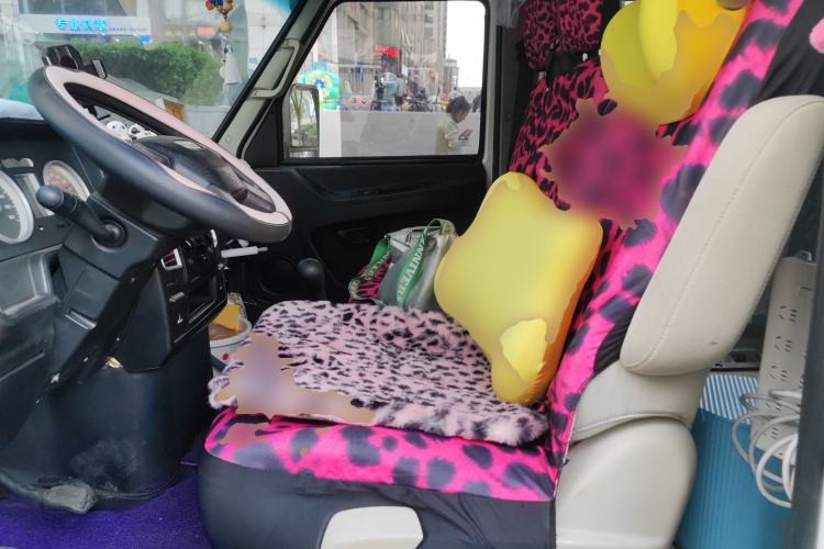 Used Iveco Daily 2017 2.5T A35 Passenger Van 5-7 Seats Model 47Z5 Left Front Seat