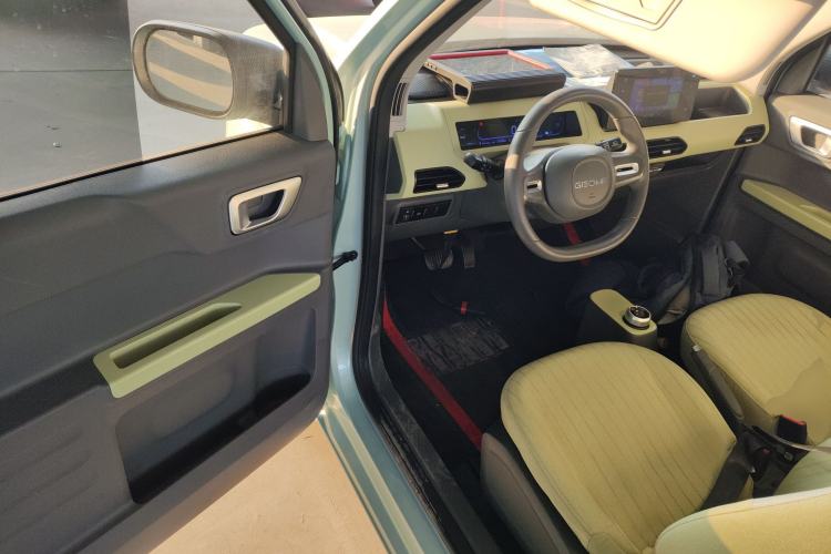 Used Geely Galaxy Panda 2023 Panda Mini 200km Endurance Bear
