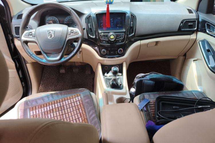 Used Baojun 730 2014 1.5L Manual Luxury Navigation ESP Version 7 Seats