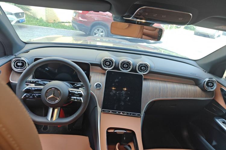 Used Mercedes-Benz GLC 2025 Refreshed GLC 300 L 4MATIC Dynamic Version 5 Seats