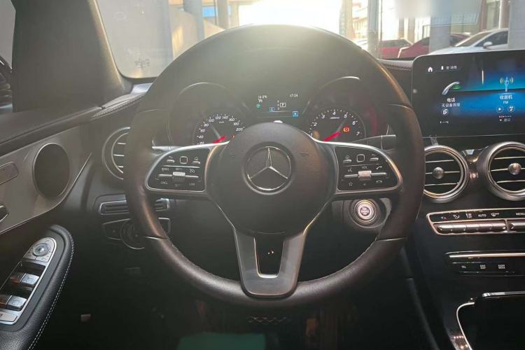 Used Mercedes-Benz GLC 2020 GLC 260 L 4MATIC Dynamic Model Interior 2